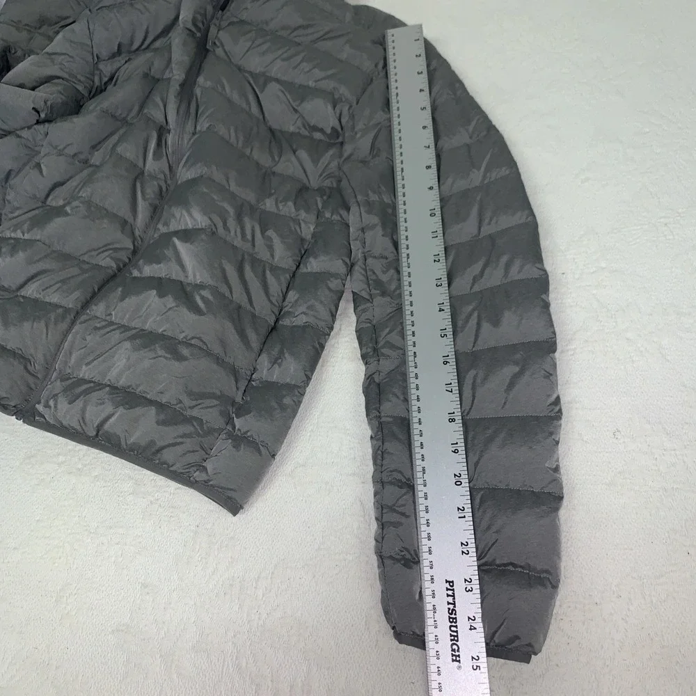 Uniqlo Ultra Light Down Ladies Puffer Jacket – Light Gray – Size Medium Packable